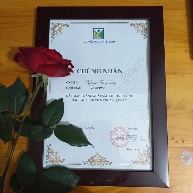Chứng nhận hoàn thành chương trình đào tạo giáo viên Yoga 200H