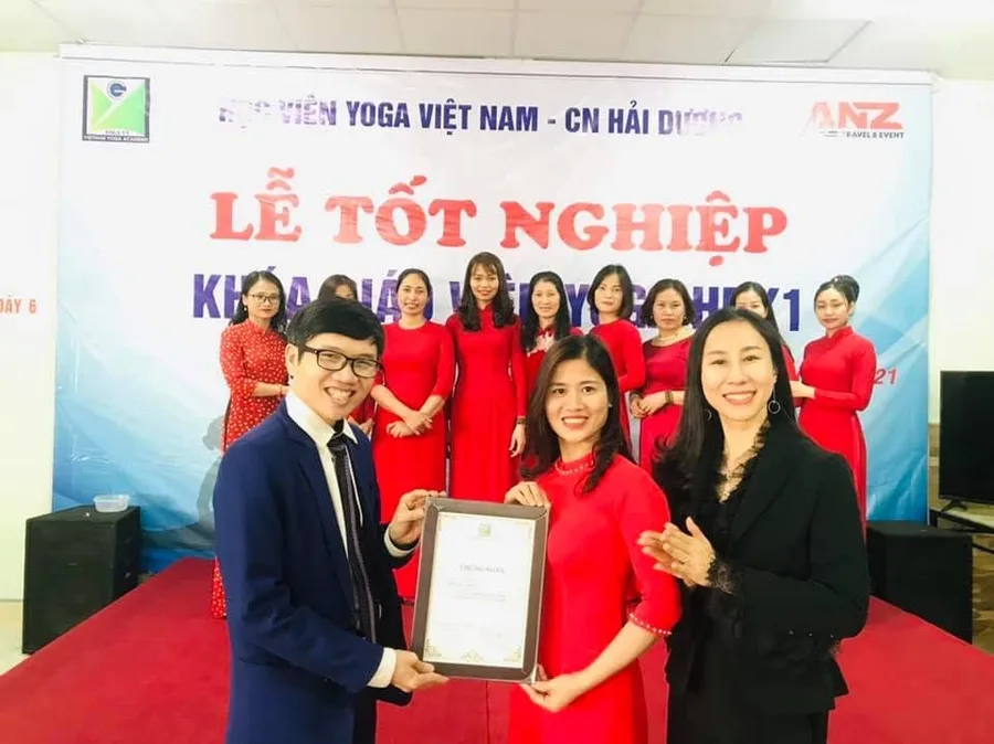 Lễ tốt nghiệp khóa HLV Yoga 200H của Nguyễn Giang